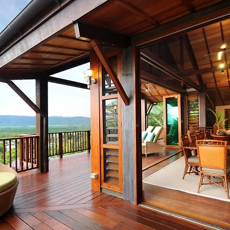 Villa Empat Puluh Dua Port Douglas Exterior photo